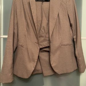 Zara Women’s Pant suit